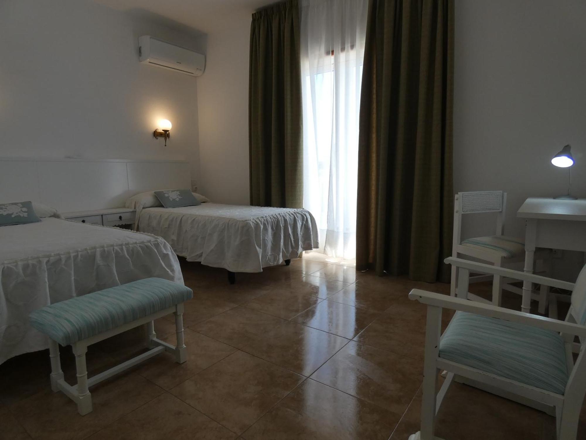 Hostal Port Fornells (Adults Only) Εξωτερικό φωτογραφία